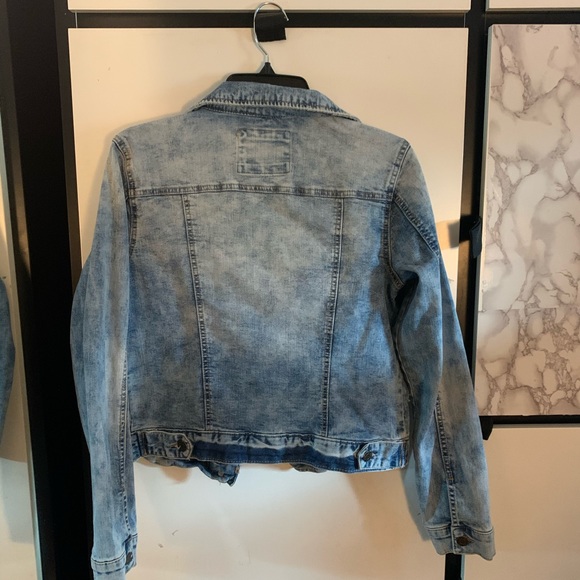 Light/ dark wash ripped jean jacket - Picture 3 of 3